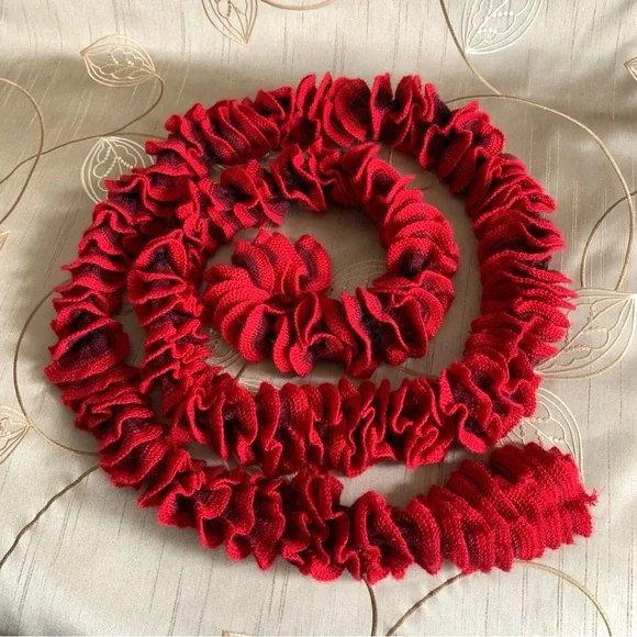 Elegant Red Ruffled Scarf - Picture 2 of 3